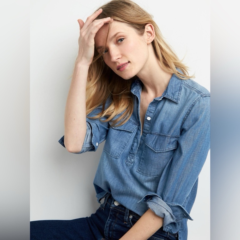 GAP Clean Popover Half Button Down in Dark Indigo Blue Chambray Denim